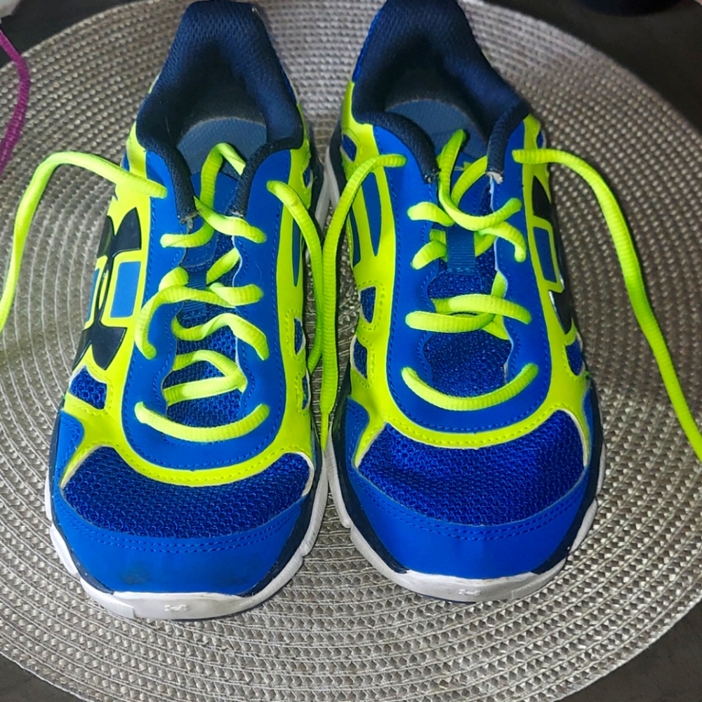 Under Armour: 3y kids shoes